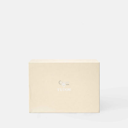 Tudor Box (2005-2014) - red